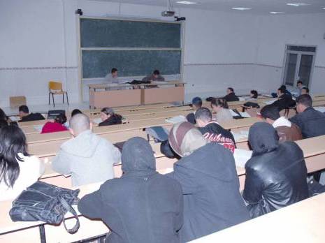 Discerner entre le titre de «Docteur» et le grade de «Maître de conférences-B»