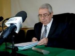 Bensalah plébiscité à la tête du RND pour les cinq prochaines années