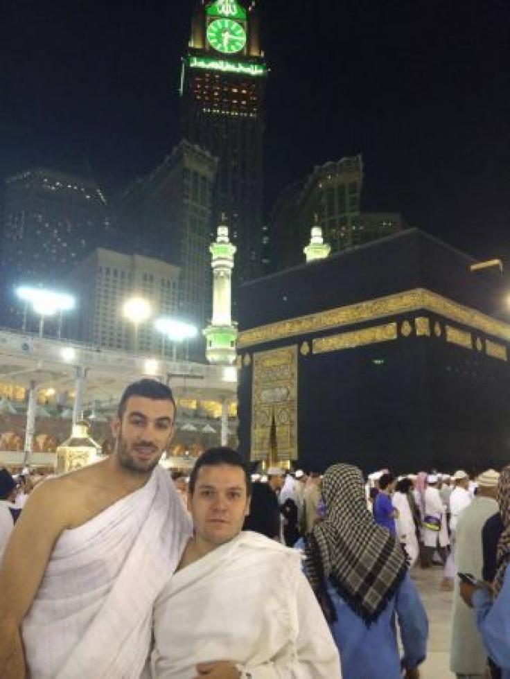 لاعبوا الخضر في مكة لأداء مناسك العمرة