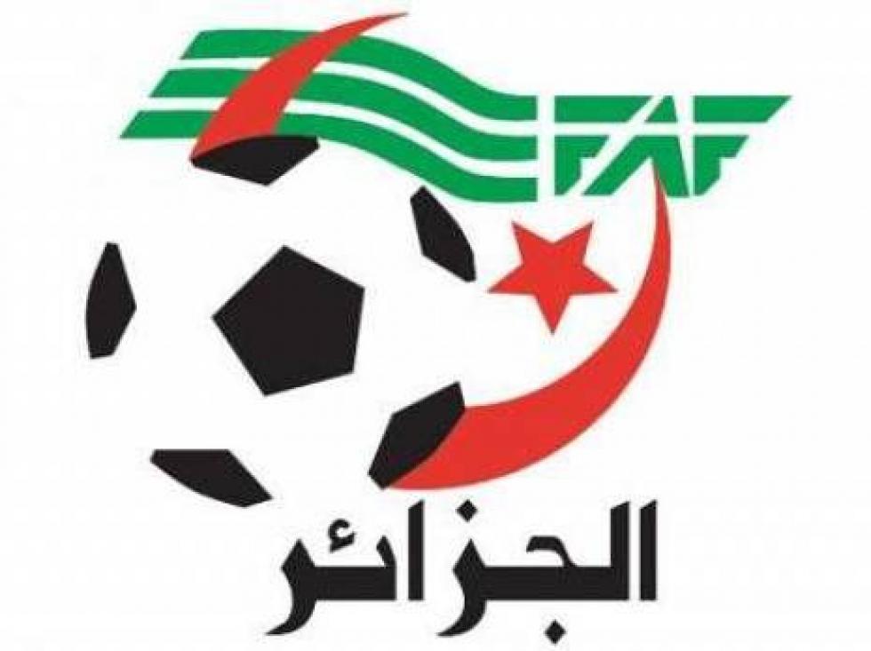 الفاف تمنح مهلة جديدة للأندية المحترفة الغارقة في الديون