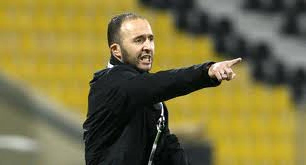 ثلاث جزائريين يواجهون المنتخب الفلسطيني لكرة القدم