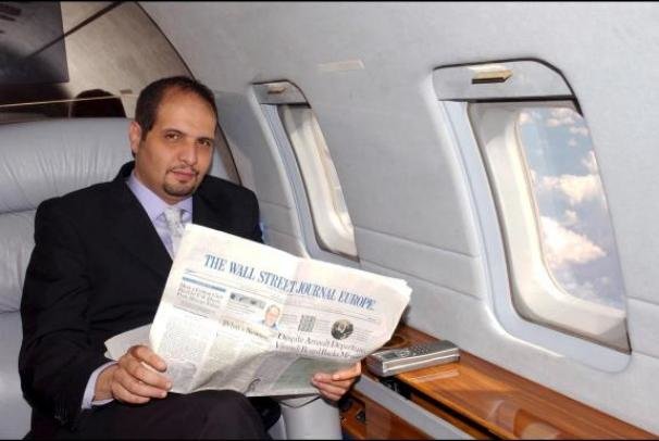 تم تسليم عبد المومن خليفة الى السلطات الجزائرية