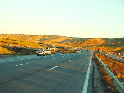 Beaucoup de difficultés entravent les travaux L’autoroute Est-Ouest sera-t-elle livrée cette année ?