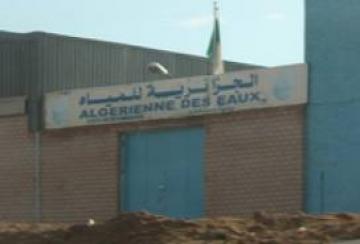 سكان حي تيزيري بتيزي وزو يحتجّون ويهددون بالتصعيد