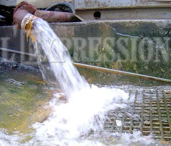 Alger gaspille son eau