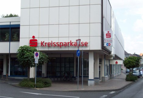 بنك ألماني يرفض فتح حساب لرجل مصري لأن اسمه 