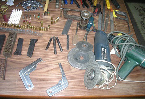 تفكيك عصابة صناعة وبيع الخراطيش بتيزي وزو