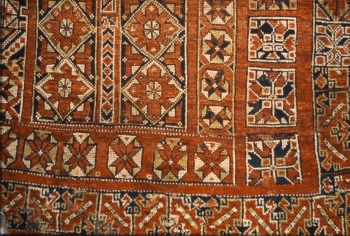 Tel le Phénix, le tapis de Guergour renaît de ses cendres.