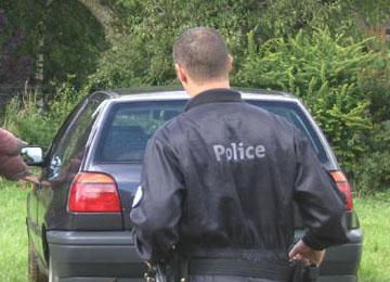 تفكيك شبكة مختصة في سرقة السيارات ببسكرة