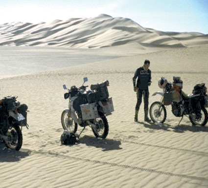 تنظمه مجموعة من هواة الدراجات النارية بالجزائر                    جولة من الجزائر إلى غرداية ذهابا وإيابا