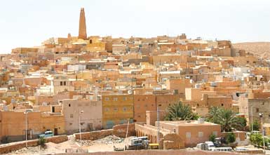 لقاء سلال بمواطني غرداية يتوج بقرارات لإنهاء الخلاف