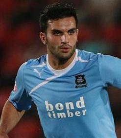 المغترب حمزة بن شريف يحل بتيزي وزو وينظم رسميا للكناري