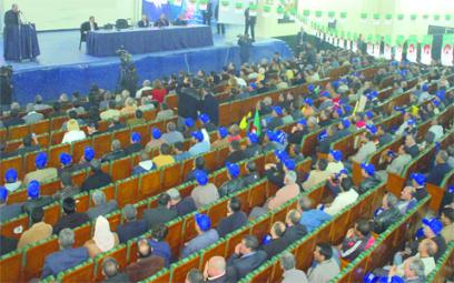 L'élection présidentielle et la révision de la Constitution dominent