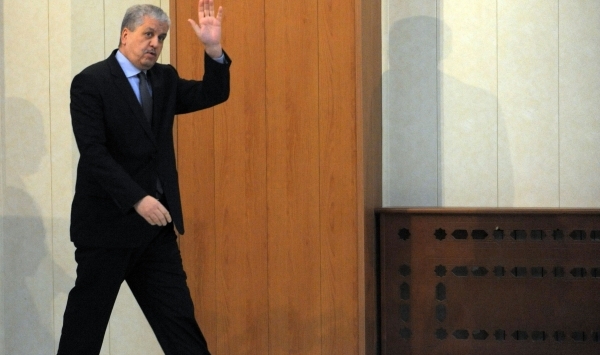 سلال يستأنف من جديد خرجاته الميدانية ويزور معسكر ومستغانم الثلاثاء والأربعاء