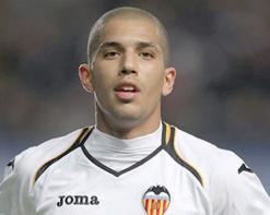 فيغولي سيكمل الموسم في فالنسيا رغم العروض الإنجليزية