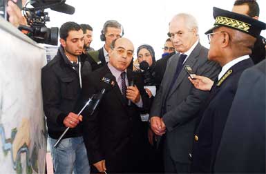 وزير الداخلية يعلن عن اجتماع للحكومة يخصص لمشاكل العاصمة ويكشف