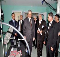 Nécessité de nouer des partenariats de recherche en néphrologie et urologie avec des spécialistes étrangers (Sellal)