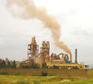 تحقيقات الدرك بمصنع الإسمنت في الشلف تكشف                    مصري حصل على 4 آلاف طن بملفات مزوّرة