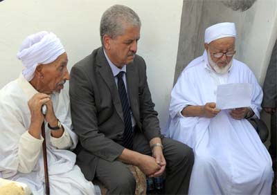 Sellal partage les cérémonies du Mawlid Ennabaoui avec les habitants de Ghardaïa