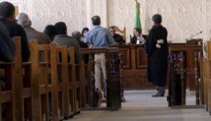 طالبة جامعية و صديقتها متابعتان بحيازة مخدّرات وأسلحة البيضاء