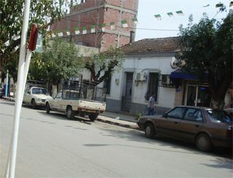 سكان مشاتي وقرى بارو بحمادي كرومة في سكيكدة ينتفضون