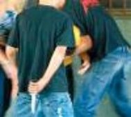 شقيقان يفرغان أحشاء شاب من بطنه في شجار دامي بالبويرة