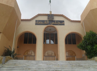 محكمة تنس بالشلف تحقق في تزوير قرار ولائي بإغلاق حانة بيع الخمور