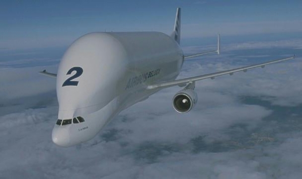 الحوت الأبيض.. أغرب طائرة بالعالم