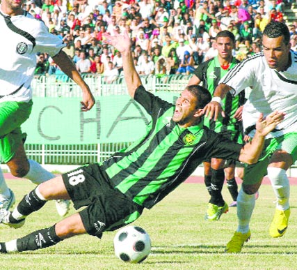 شباب قسنطينة ـ رائد القبة السنافر يأملون في تعميق الفارق عن الرائد