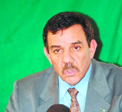 ملاسنات مع النائب بن حمو في تجمع شعبي بتلمسان موسى تواتي يتهم منتخبيه بموالاة الإدارة