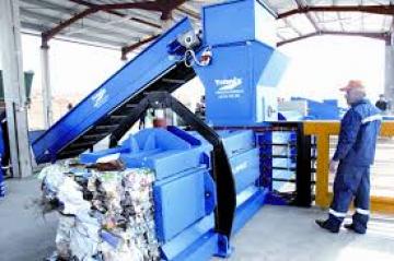 عمال مراكز الردم التقني يضربون عن العمل في البيض