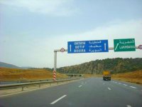 Le péage sur l'autoroute n'est pas à l'ordre du jour actuellement (Ministre)