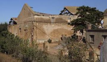 سكان دوار بن سي احمد بمستغانم يقطعون الطريق