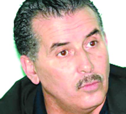 رئيس وفاق سطيف عبد الحكيم سرار لـ الخبر                     باتريك ريمي مدربا للفريق والبطولة هدفنا