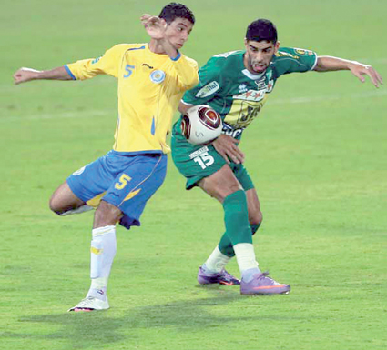 عودية يتحدى الأهلي المصري