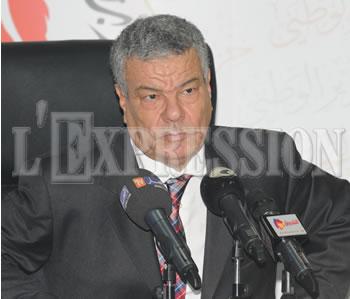 Les militants ouvrent le feu sur Saâdani