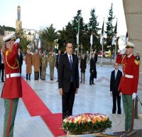 Le chef du gouvernement tunisien se recueille à la mémoire des martyrs de la Révolution