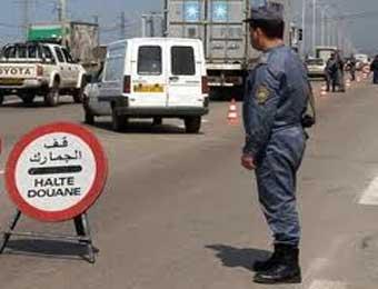 جمركي مزيف يقود عصابة لسرقة الهواتف النقالة بمستغانم