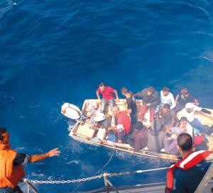 إنقاذ 30 حراقا من الموت و5 في عداد المفقودين بمستغانم                    مواجهات بالخناجر بين الحراقة في عرض البحر