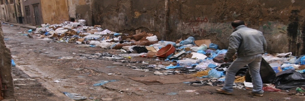 الأوساخ والكلاب الضالة يحاصران السكان بڤلتة سيدي ساعد بالأغواط