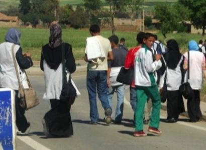 معاناة التلاميذ في غياب النقل المدرسي بالمناطق النائية في الأغواط