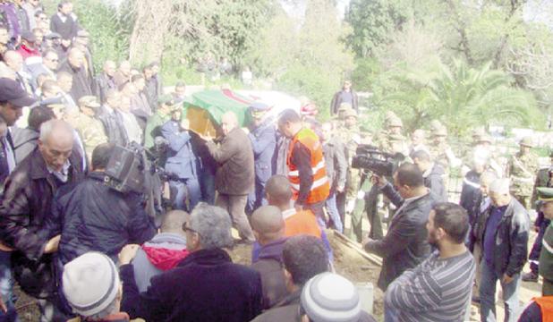 تشييع جنازة قائد الطائرة العسكرية المحطّمة في عنابة
