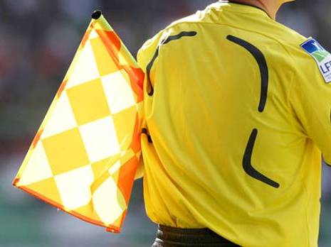 Deux arbitres sous mandat de dépôt