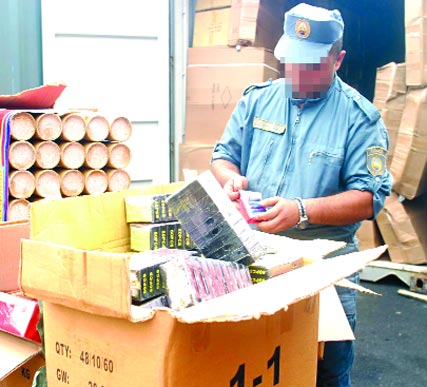 فيما يتواصل التحقيق لكشف هوية المستورد                    حجز 30 طنا من المواد المتفجّرة في ميناء العاصمة