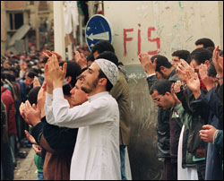 Algérie : des islamistes hués par les émeutiers !