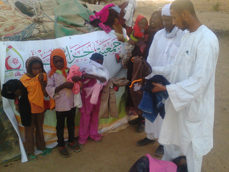 جمعية جزائر الخير توزع 521 كسوة على أطفال يتامى ومعوزين بتمنراست