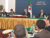 Elle interviendra dans un contexte de bras de fer autour du quatrième mandat