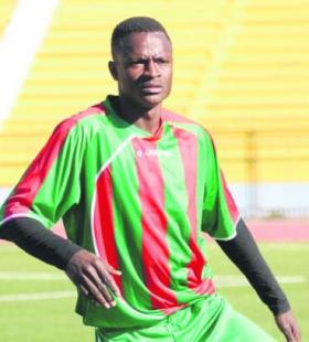 الفيفا تعطي الضوء الأخضر للمالي سيديبي للعب في صفوف مولودية بجاية