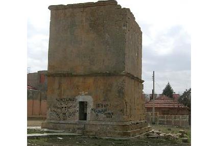 Quel est l'apport du tombeau de Scipion à l'histoire de Sétif '