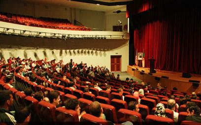 La rime et la prose pour rendre hommage aux militants par la plume